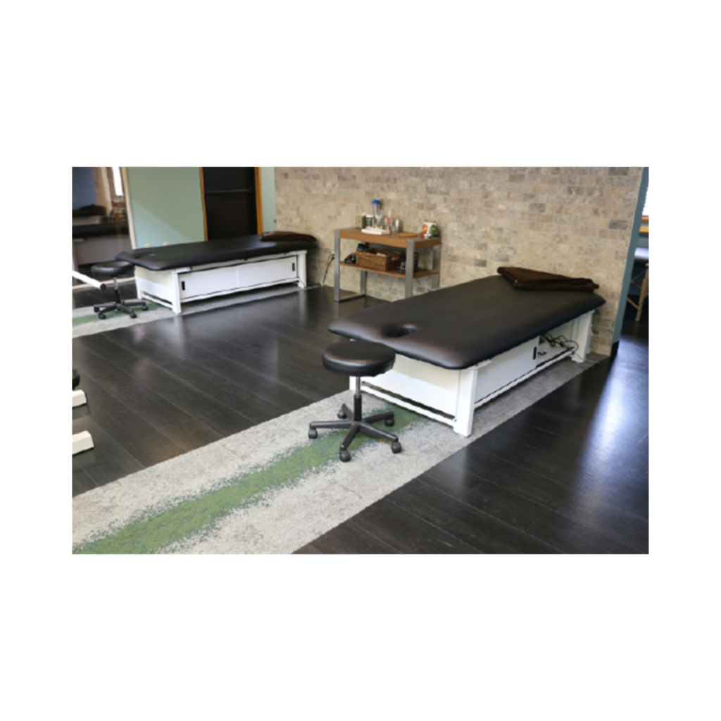 ME2001 Bariatric Elevating Treatment Table - Image 2